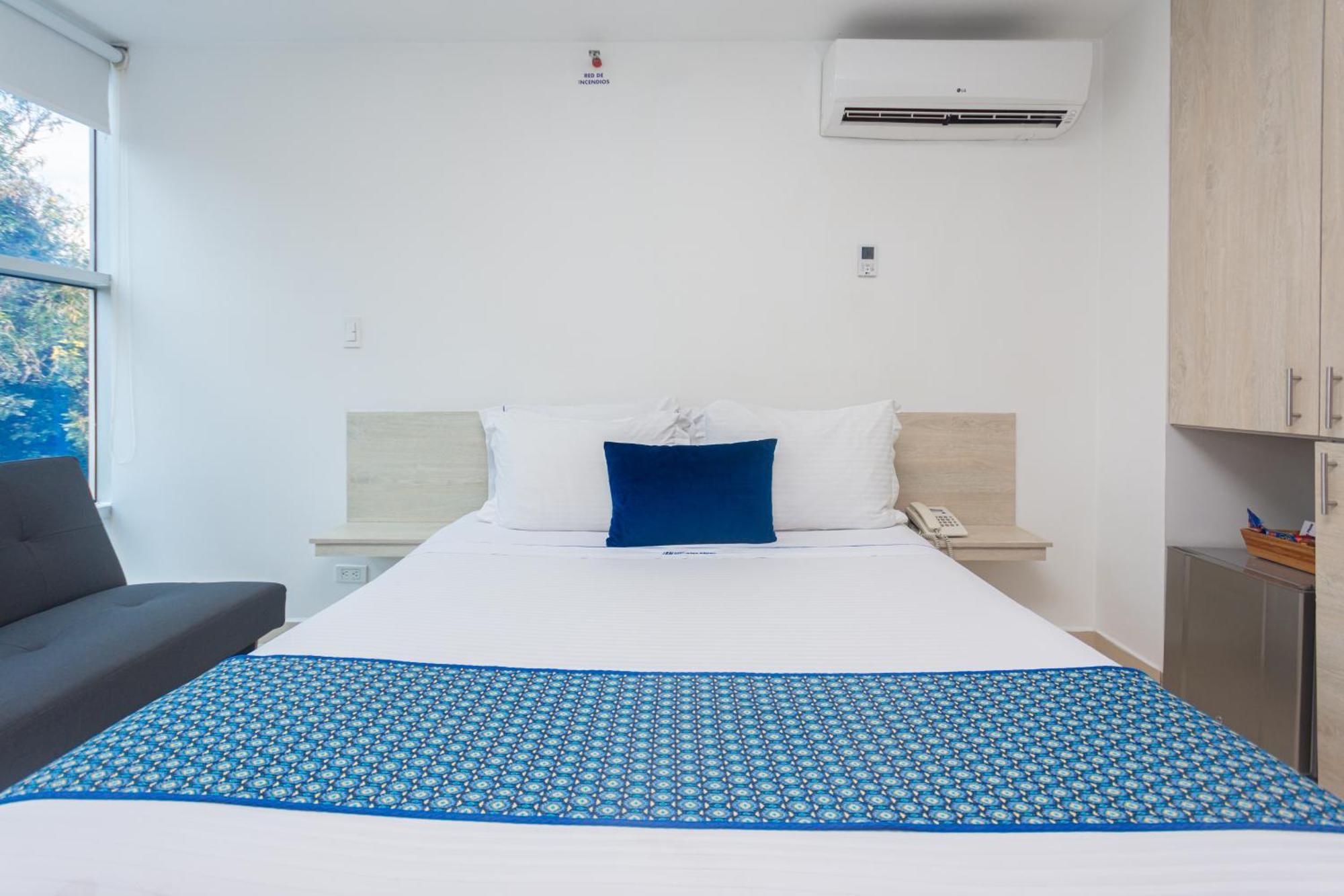 Hotel Laureles Plaza Medellín Dış mekan fotoğraf
