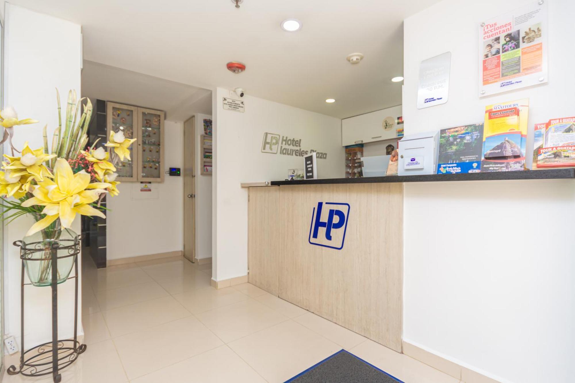 Hotel Laureles Plaza Medellín Dış mekan fotoğraf